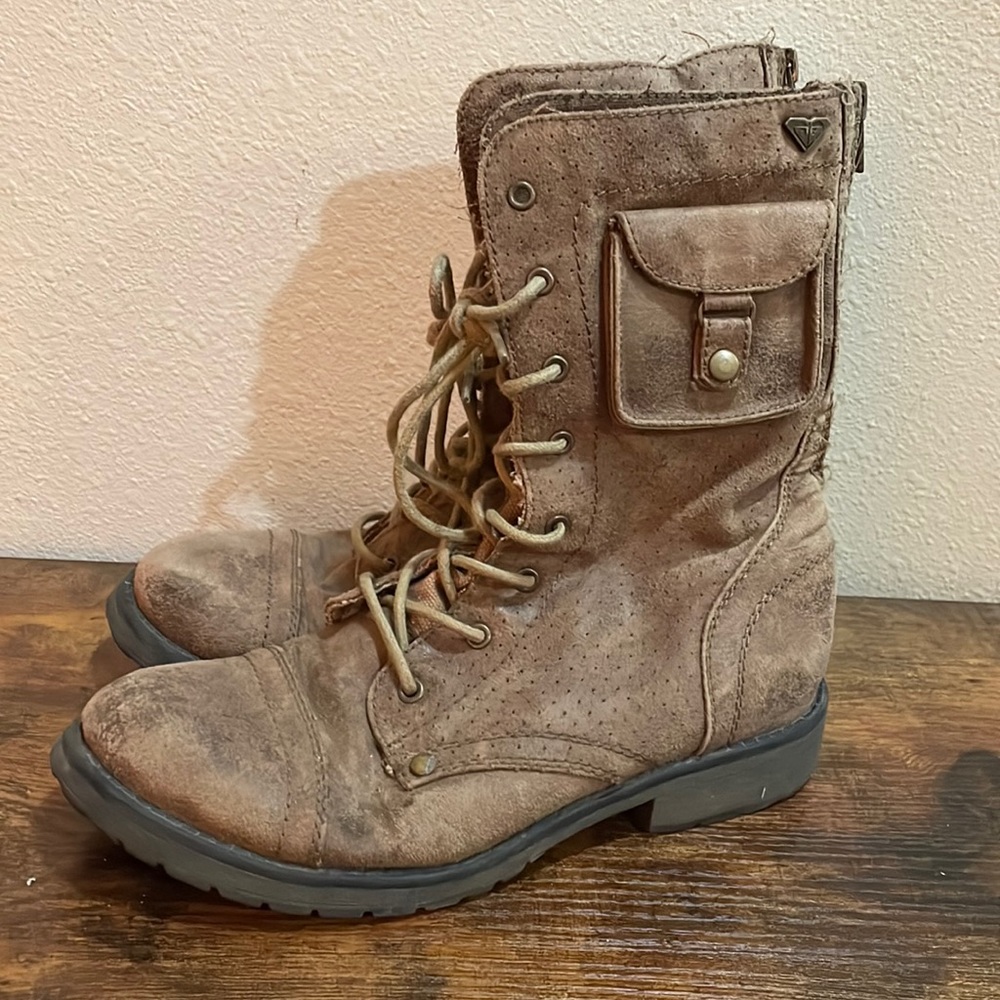 Roxy combat boots